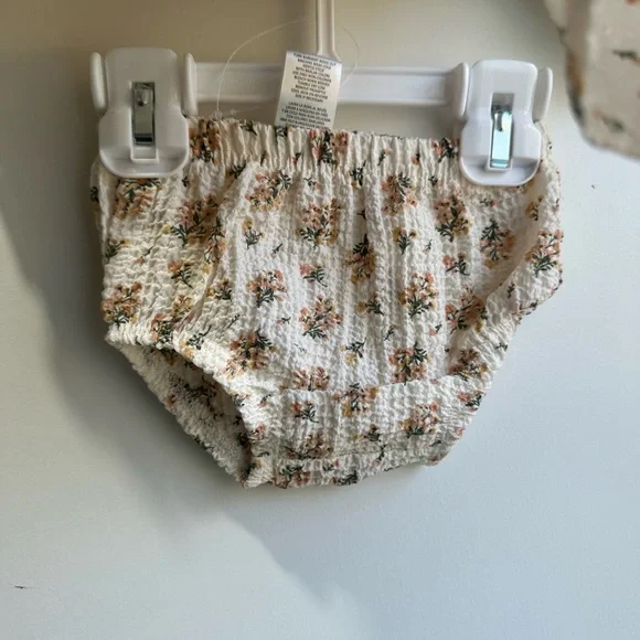 Little Me Cream Floral Dress with Tan Faux Fur Capelet - Picture 3 of 12